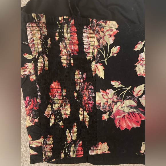 Kim Chi Blue crop top. - Picture 5 of 7